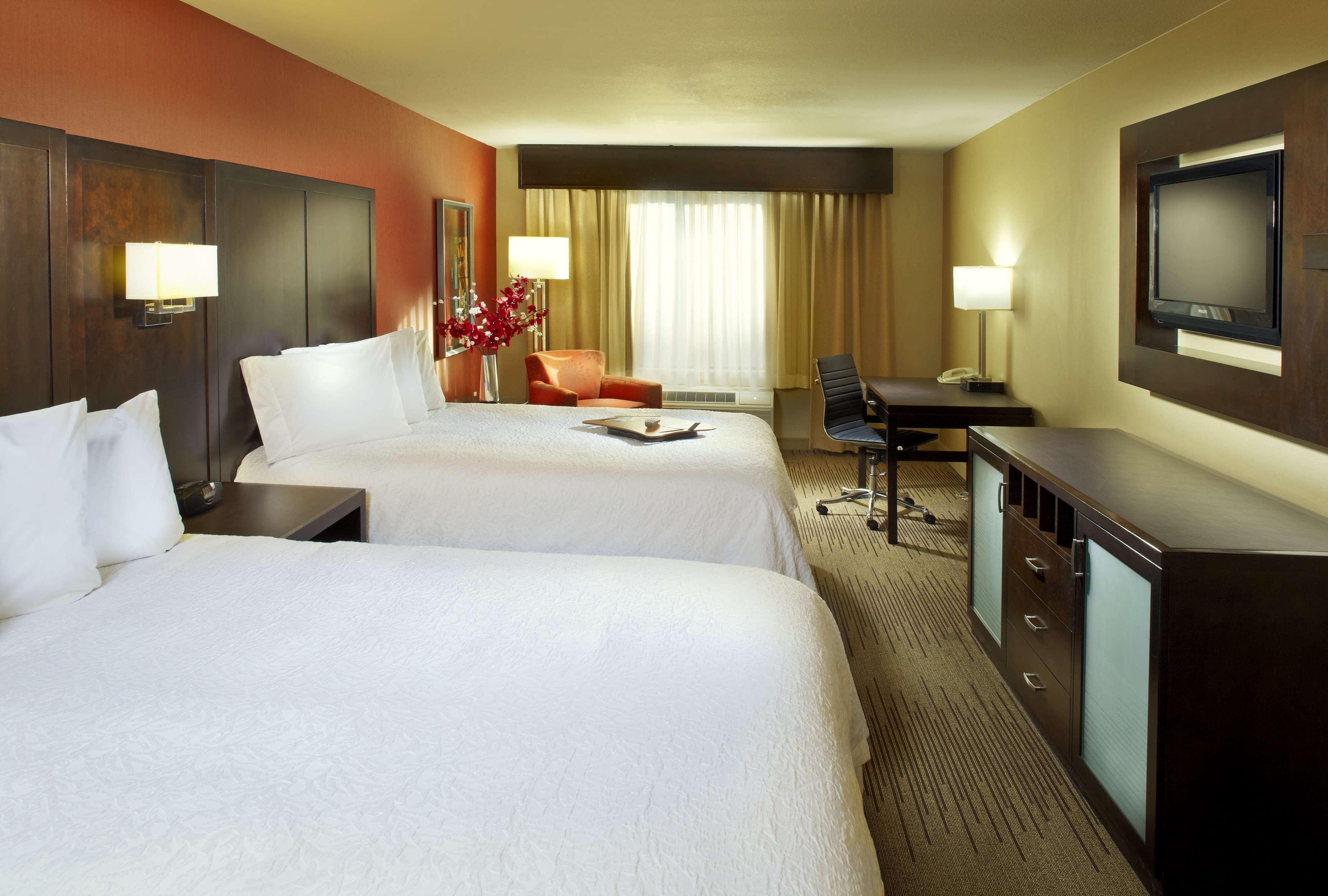Hampton Inn Phoenix - Biltmore Extérieur photo
