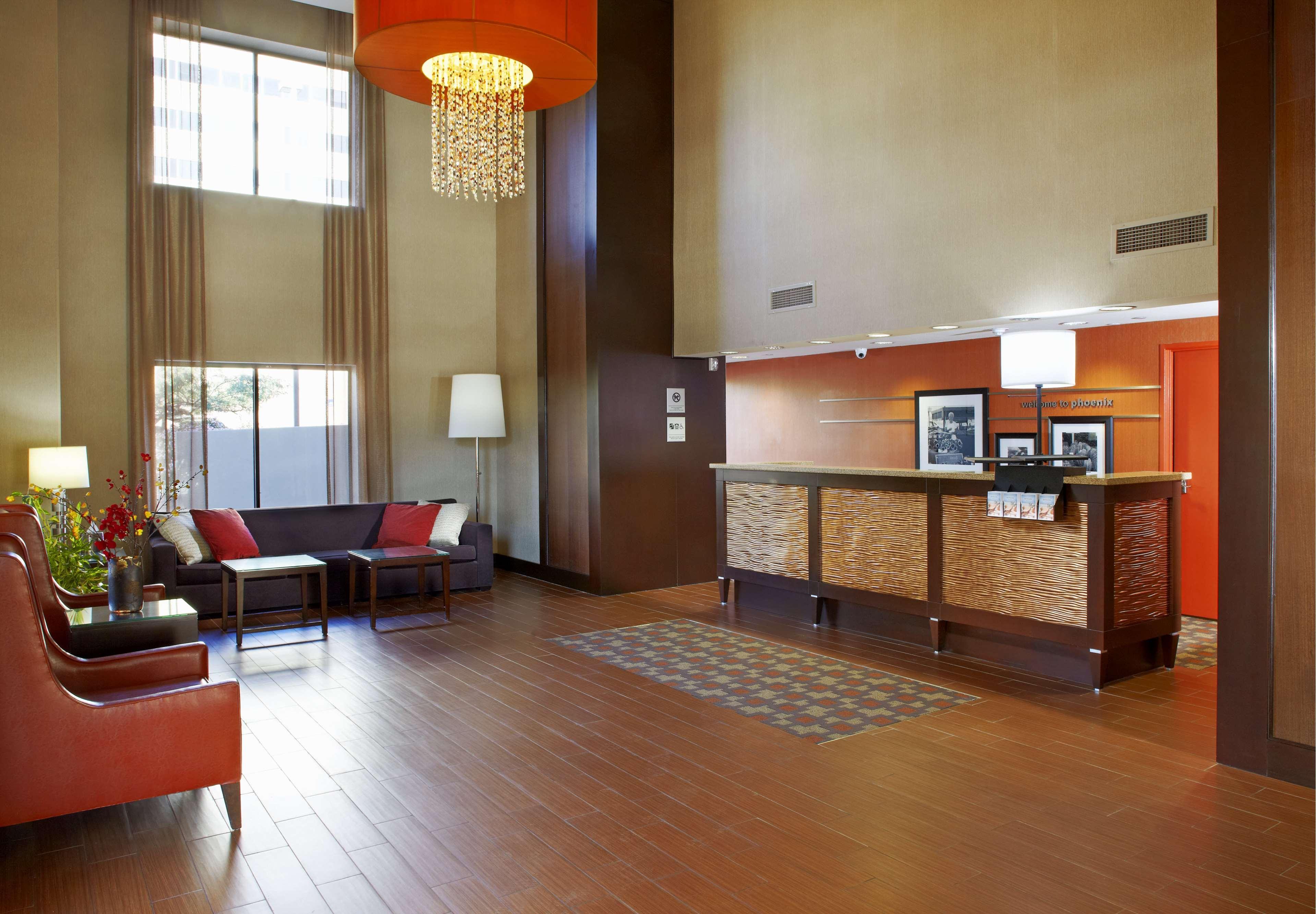Hampton Inn Phoenix - Biltmore Extérieur photo
