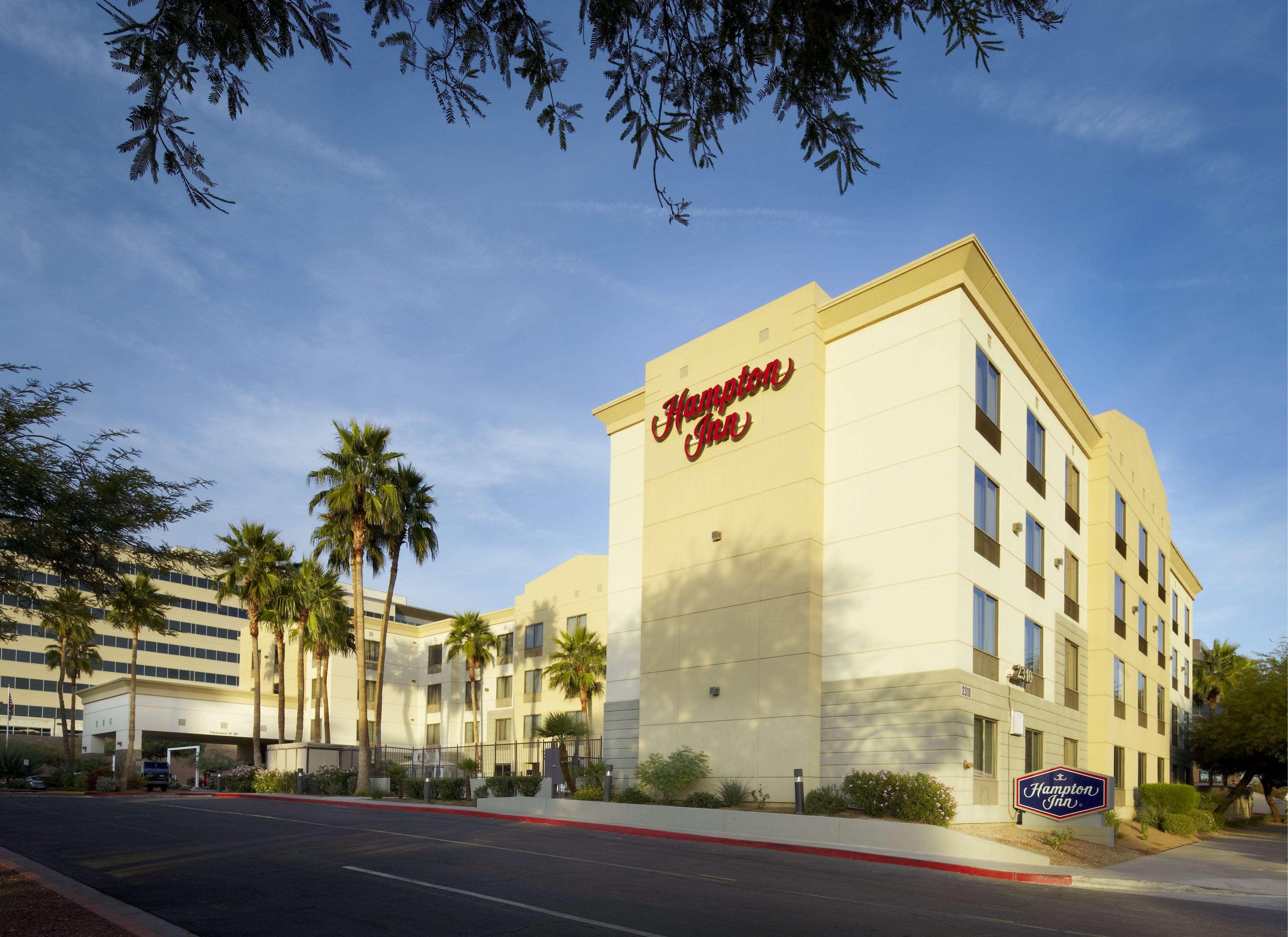 Hampton Inn Phoenix - Biltmore Extérieur photo