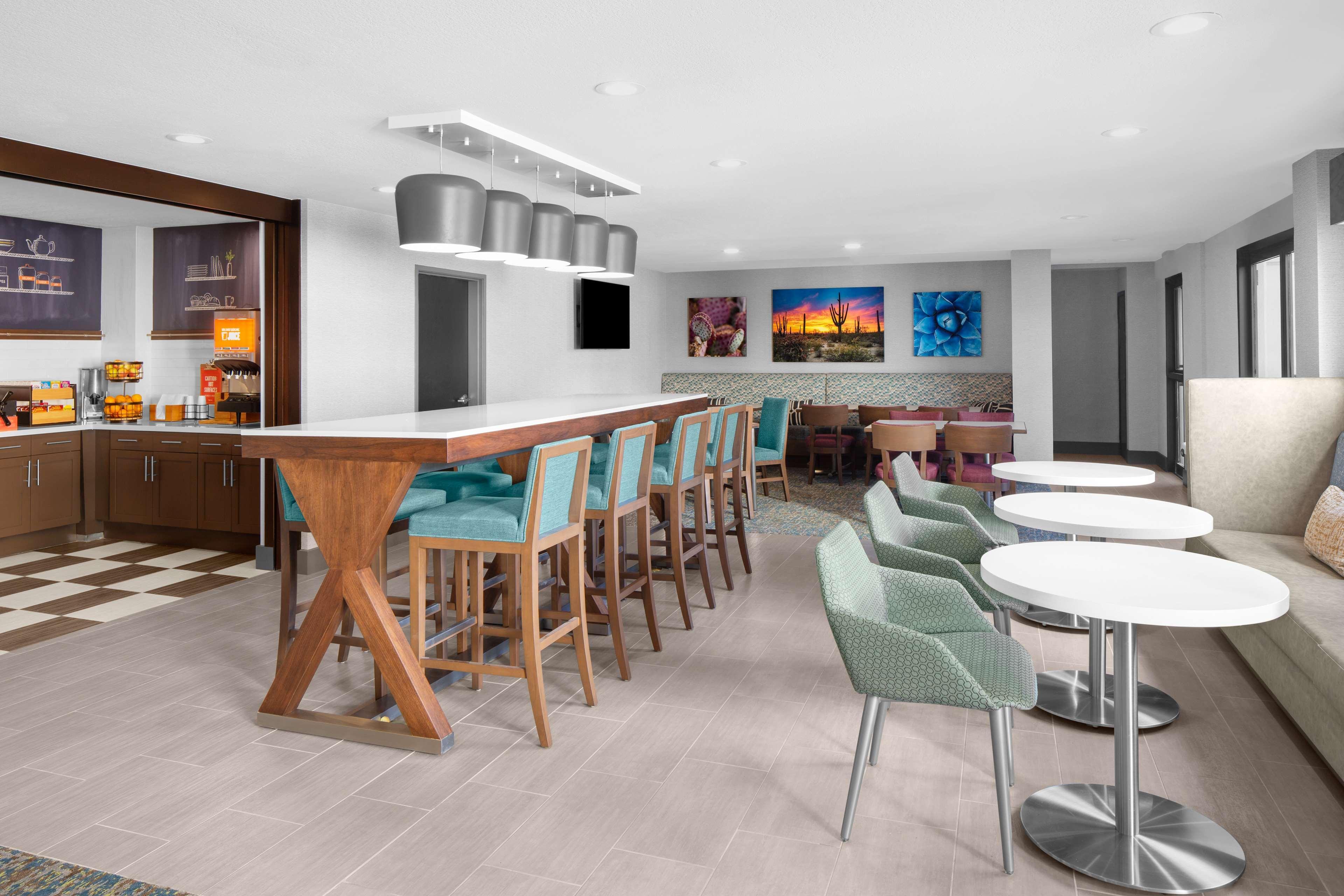 Hampton Inn Phoenix - Biltmore Extérieur photo